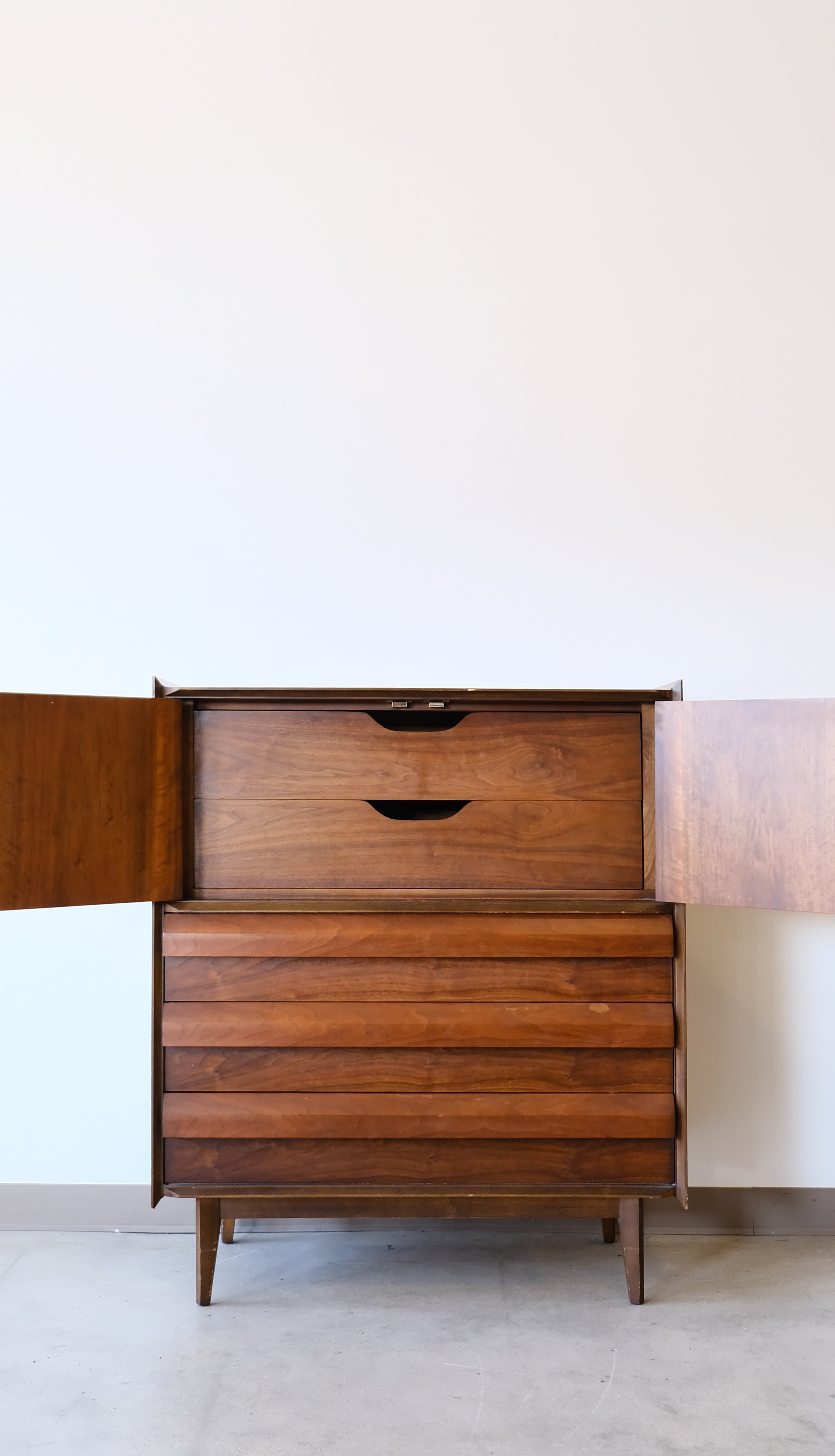 Lane First Edition 5 Drawer Tall Dresser