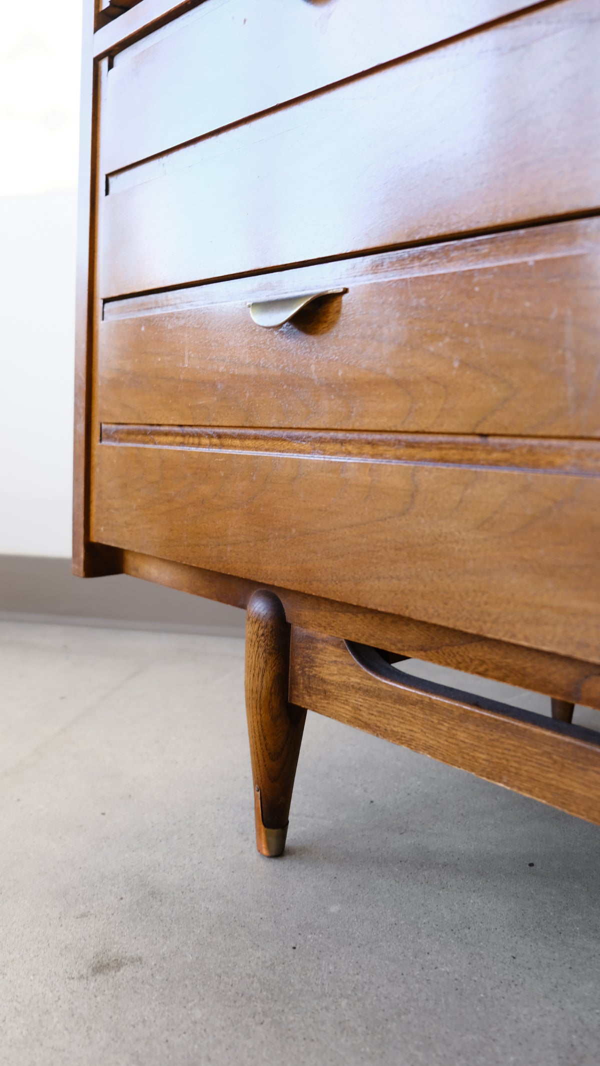 Mainline 9 Drawer Dresser by Hooker