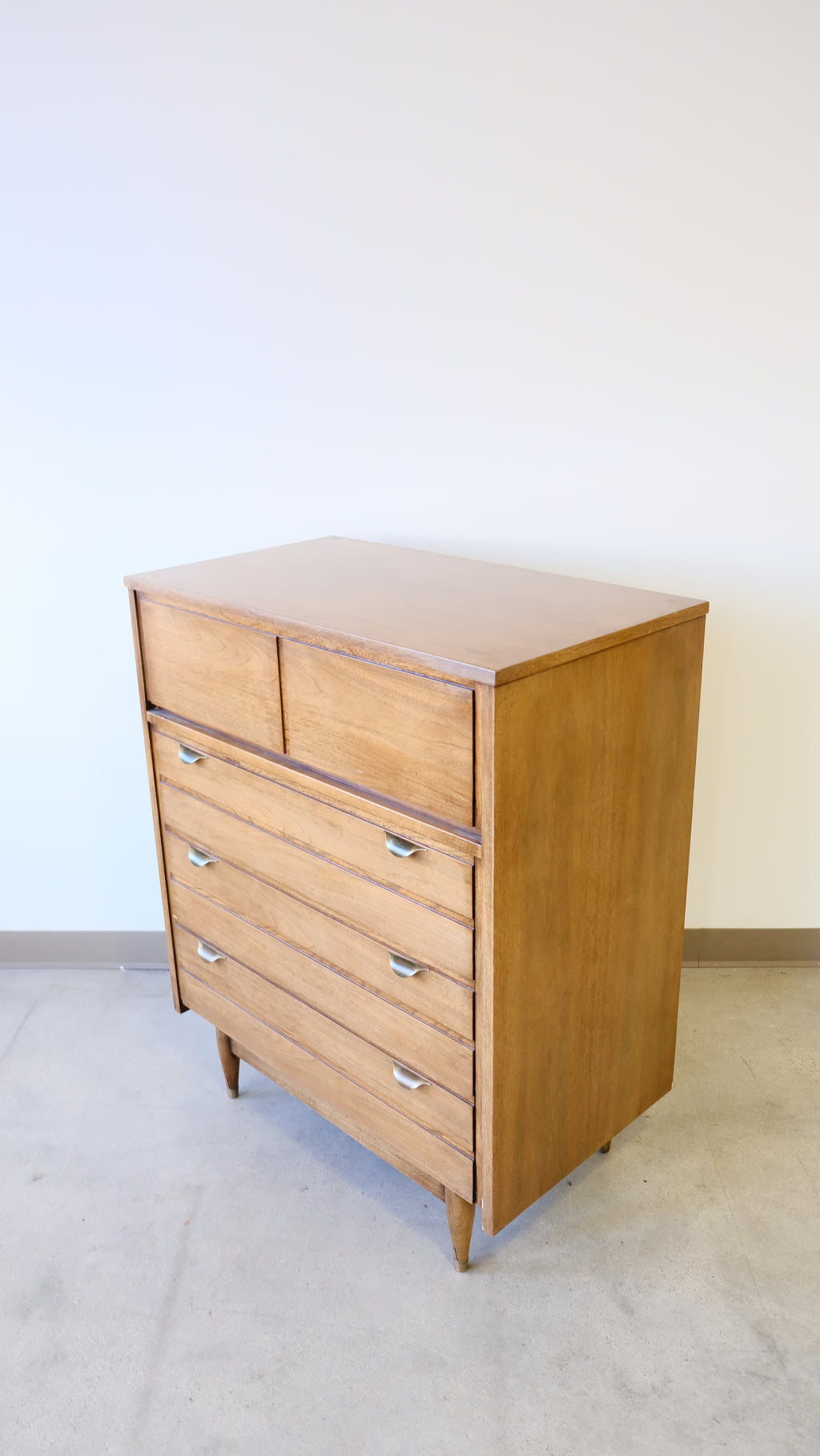 Mainline 5 Drawer Tall Dresser By Hooker