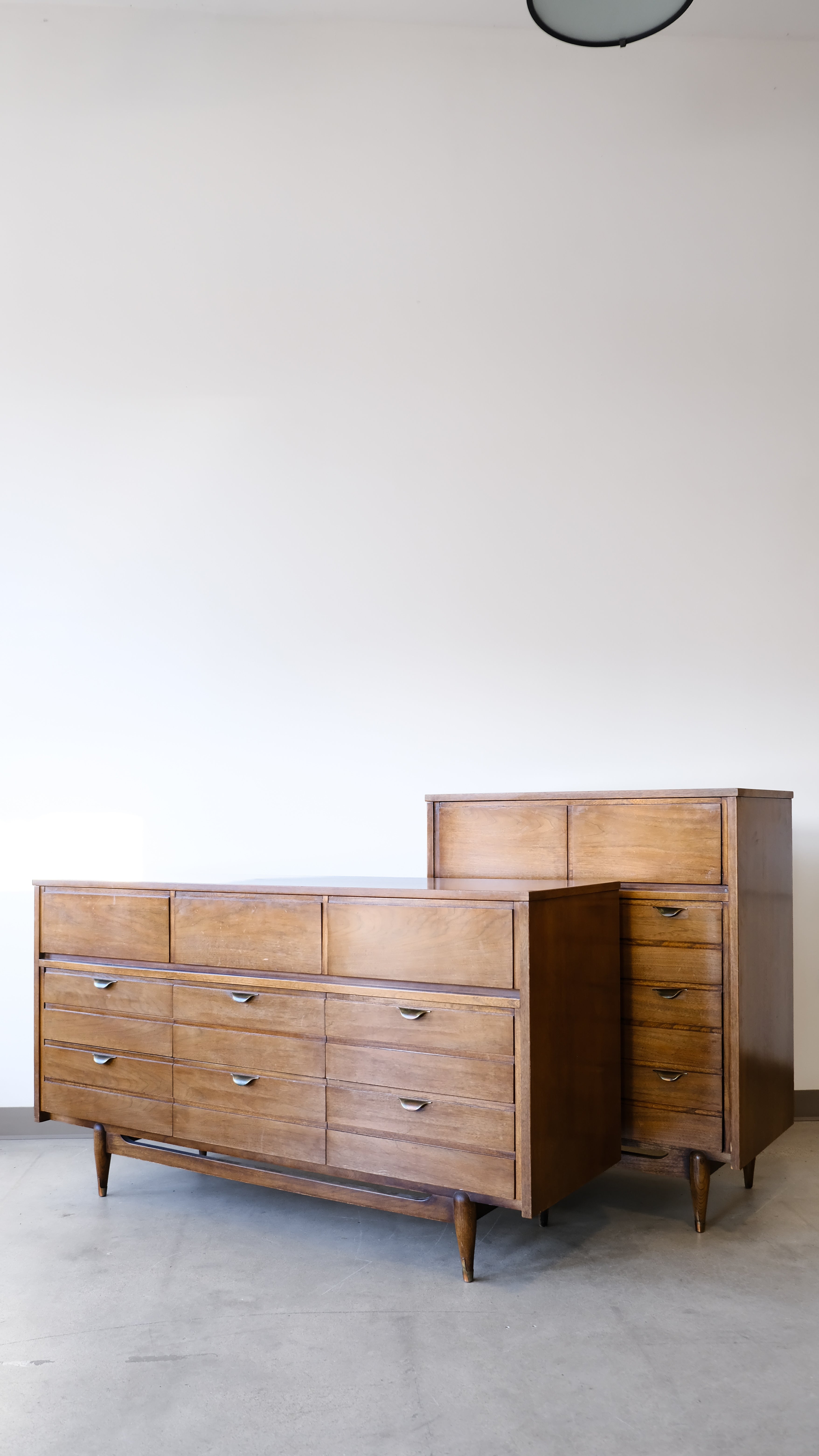 Mainline 5 Drawer Tall Dresser By Hooker