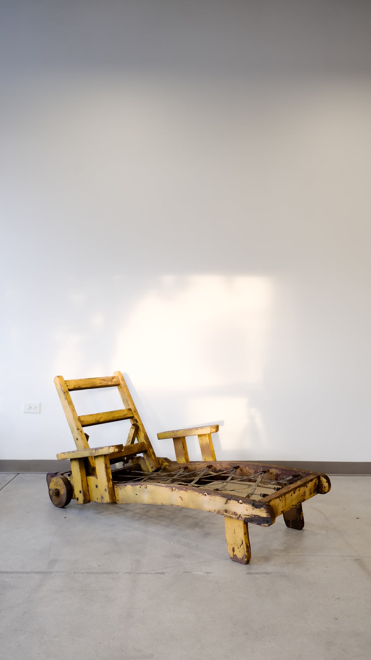 Antique Chaise Recliner